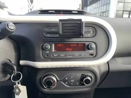 Photo 10 Renault Twingo  III E-Tech