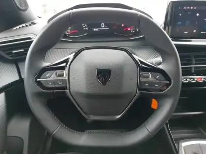 Photo 8 Peugeot 2008  PureTech 100 S&S BVM6