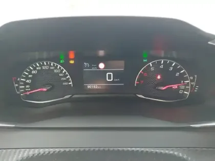 Photo 9 Peugeot 2008  PureTech 100 S&S BVM6