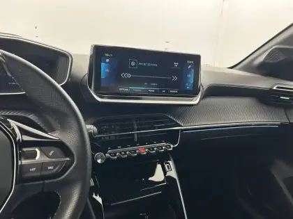 Photo 11 Peugeot 208  Electrique 50 kWh 136ch