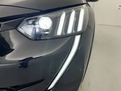 Photo 20 Peugeot 208  Electrique 50 kWh 136ch