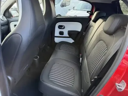 Photo 29 Renault Twingo Gén. III (C07) Ph2 NG Techno 5