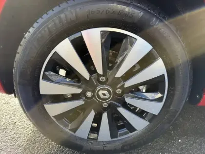 Photo 32 Renault Twingo Gén. III (C07) Ph2 NG Techno 5