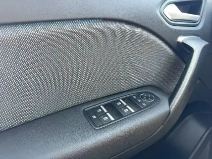 Photo 61 Renault Captur  E-Tech full hybrid 145 ch