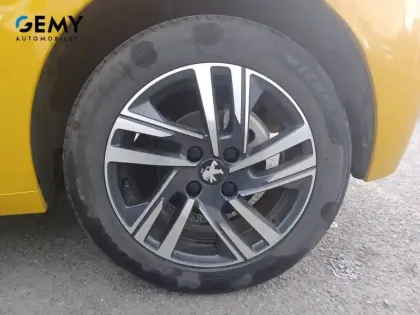 Photo 10 Peugeot 208  PureTech 100 S&S EAT8