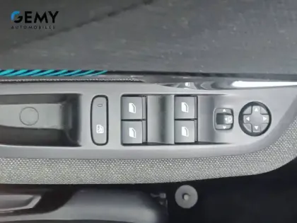 Photo 14 Peugeot 208  PureTech 100 S&S EAT8