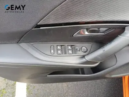 Photo 15 Peugeot 2008  PureTech 130 S&S EAT8