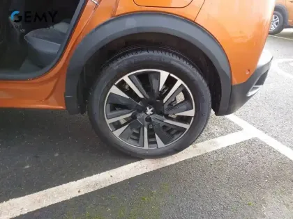 Photo 10 Peugeot 2008  PureTech 130 S&S EAT8