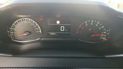 Photo 17 Peugeot 208  PureTech 100 S&S BVM6