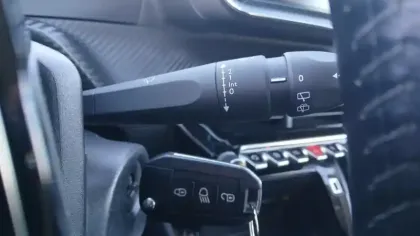 Photo 29 Peugeot 208  PureTech 100 S&S BVM6