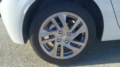 Photo 13 Peugeot 208  PureTech 100 S&S BVM6