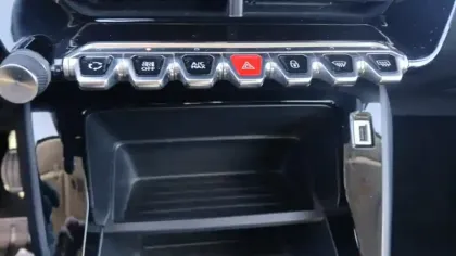 Photo 25 Peugeot 208  PureTech 100 S&S BVM6