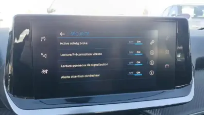 Photo 30 Peugeot 208  PureTech 100 S&S BVM6