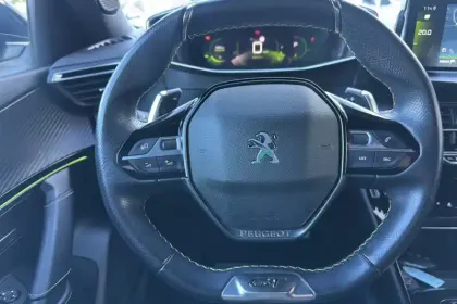 Photo 13 Peugeot 2008  PureTech 155 S&S EAT8