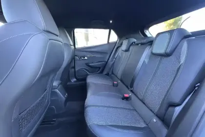 Photo 9 Peugeot 2008  PureTech 155 S&S EAT8