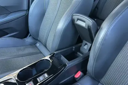 Photo 24 Peugeot 2008  PureTech 155 S&S EAT8