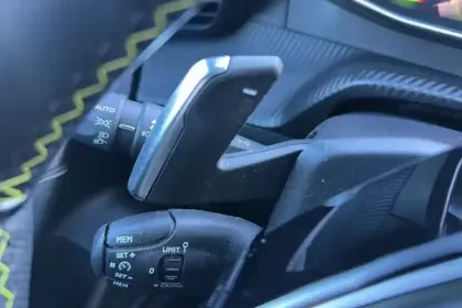 Photo 21 Peugeot 2008  PureTech 155 S&S EAT8