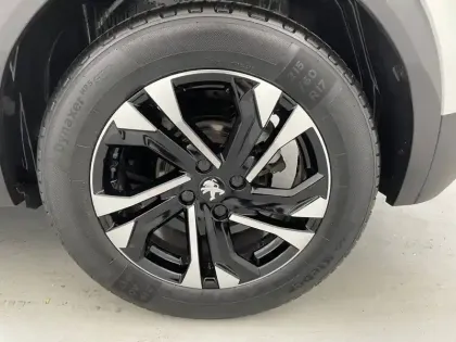 Photo 99 Peugeot 2008  PureTech 130 S&S EAT8