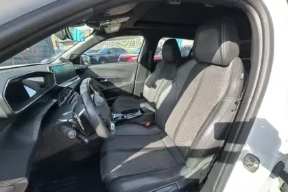 Photo 9 Peugeot 2008  PureTech 130 S&S EAT8