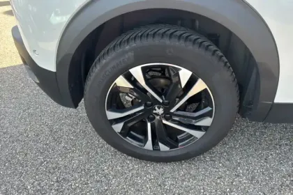 Photo 17 Peugeot 2008  PureTech 130 S&S EAT8