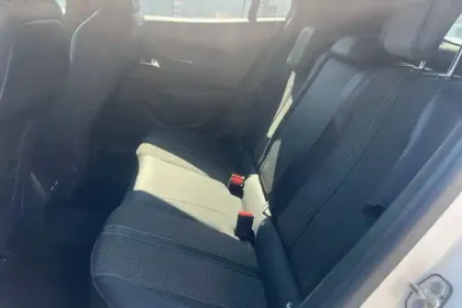 Photo 35 Peugeot 2008  PureTech 130 S&S EAT8