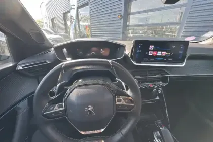 Photo 21 Peugeot 2008  PureTech 130 S&S EAT8