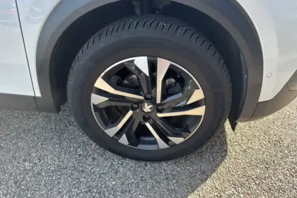 Photo 24 Peugeot 2008  PureTech 130 S&S EAT8