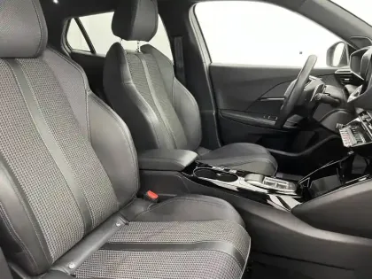 Photo 77 Peugeot 2008 Gén. II Ph1 NG GT 5