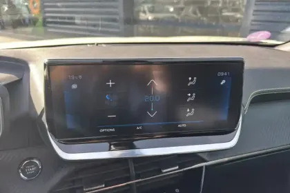 Photo 14 Peugeot 2008  PureTech 130 S&S EAT8