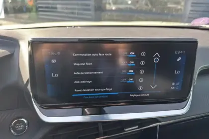 Photo 22 Peugeot 2008  PureTech 130 S&S EAT8