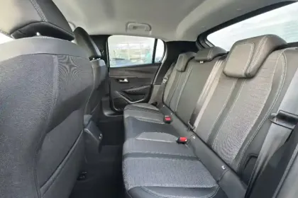 Photo 9 Peugeot 208  PureTech 100 S&S EAT8