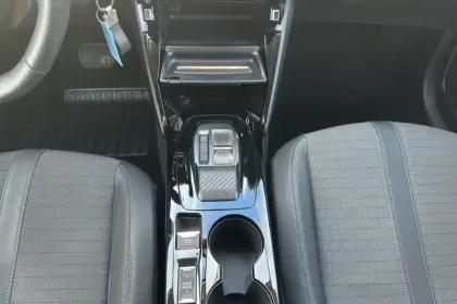 Photo 18 Peugeot 208  PureTech 100 S&S EAT8