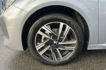 Photo 26 Peugeot 208  PureTech 100 S&S EAT8