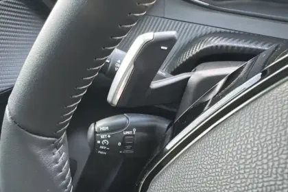 Photo 21 Peugeot 208  PureTech 100 S&S EAT8