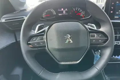 Photo 13 Peugeot 208  PureTech 100 S&S EAT8