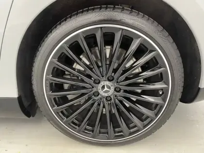 Photo 16 Mercedes Classe E EQE 350