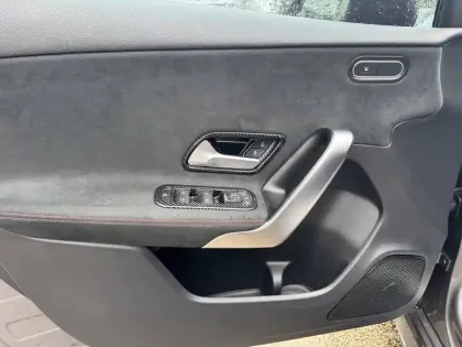 Photo 5 Mercedes Classe A  200 7G-DCT