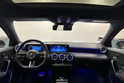 Photo 19 Mercedes Classe A  250 e 8G-DCT