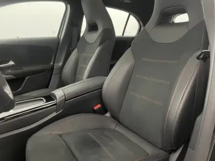 Photo 37 Mercedes Classe A  250 e 8G-DCT