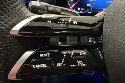 Photo 13 Mercedes Classe A  250 e 8G-DCT