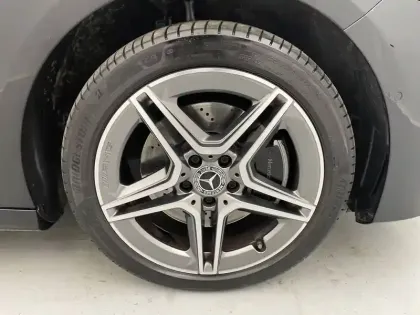 Photo 35 Mercedes Classe A  250 e 8G-DCT