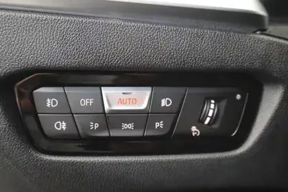 Photo 15 BMW Serie 3 320d 190 ch BVA8