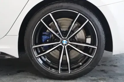 Photo 32 BMW Serie 3 320d 190 ch BVA8