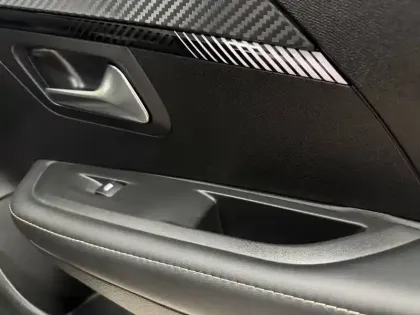 Photo 31 Peugeot 208  Hybrid 100 e-DCS6