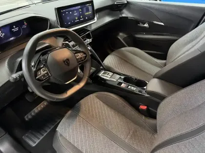 Photo 14 Peugeot 208  Hybrid 100 e-DCS6