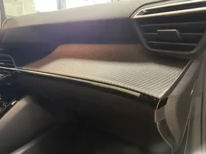 Photo 32 Peugeot 208  Hybrid 100 e-DCS6