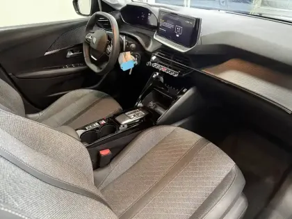 Photo 29 Peugeot 208  Hybrid 100 e-DCS6