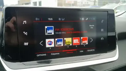 Photo 16 Peugeot 208  BlueHDi 100 S&S BVM6