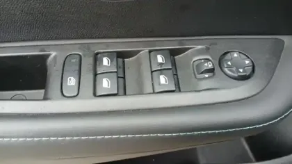 Photo 33 Peugeot 208  BlueHDi 100 S&S BVM6