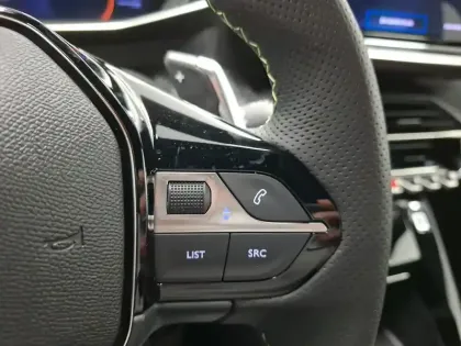 Photo 13 Peugeot 208  Hybrid 110 e-DCS6